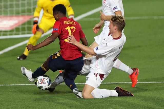 中超第六轮：山东泰山战平上海海港 天津津门虎迎赛季首胜