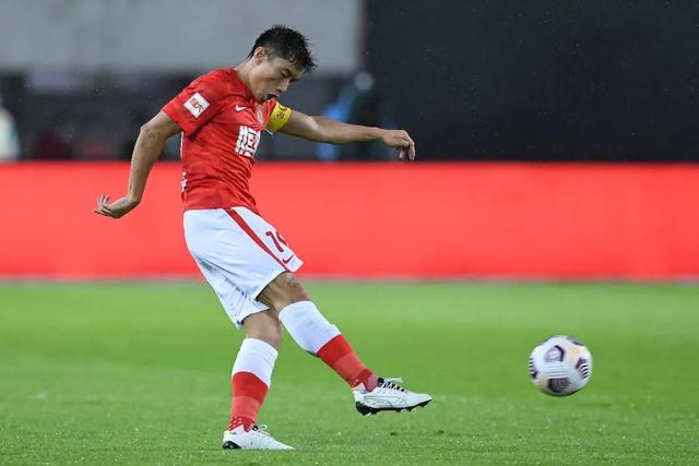 林崴31分同曦不敌广东 李弘权26分上海胜四川